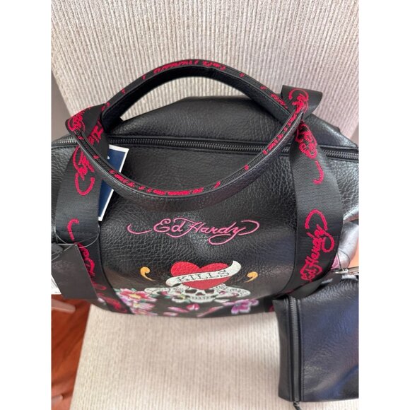 NWT ED HARDY LOVE KILLS SLOWLY WEEKENDER OVERNIGHT/TRAVEL TOTE SKULL FLOWERS - Picture 4 of 13